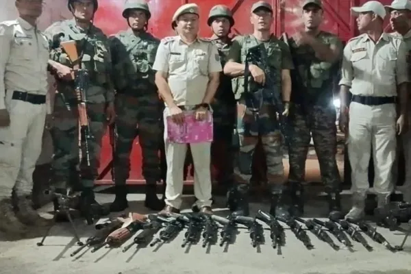 बीएसएफ ने मणिपुर काकचिंग में हथियार और गोला-बारूद बरामद किया 6 ASSAM4 1