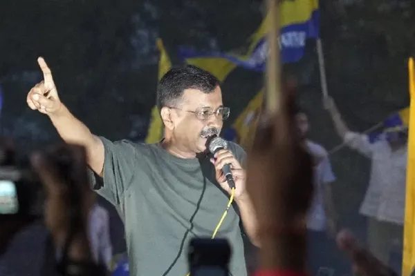 156 दिन बाद तिहाड़ जेल से बाहर आए अरविंद केजरीवाल 3 cm3 2