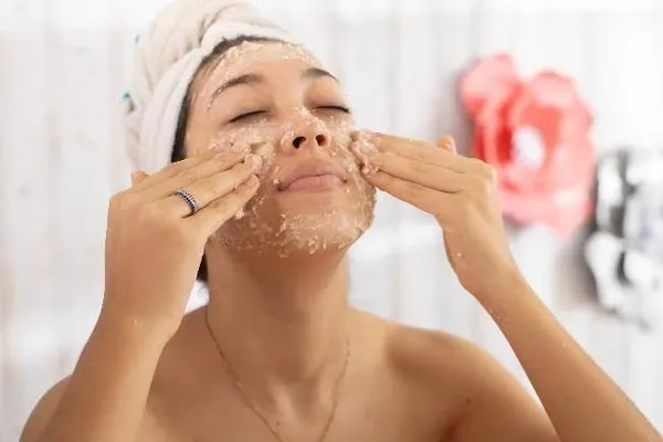 क्या मानसून की उमस से खो गया आपका निखार 3 skin