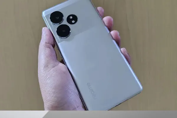 फिर नहीं मिलेगा ये मौका, अब सिर्फ 29,999 रुपये में खरीदें AI फोन 3 sale4