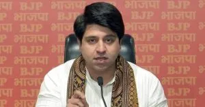 ‘AAP हमारे स्वास्थ्य के साथ खिलवाड़ कर रही है’, दिल्ली प्रदूषण पर भाजपा नेता शहजाद पूनावाला
