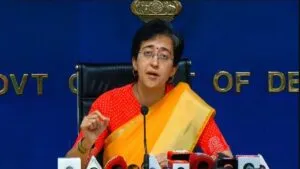 Delhi Pollution: दिल्ली में आज से स्कूल रहेंगे बंद, सीएम आतिशी ने किया ऐलान