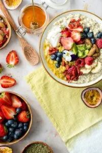 Delhi Pollution : बढ़ते प्रदूषण और ठंड से बचाएंगे ये 7 Superfoods