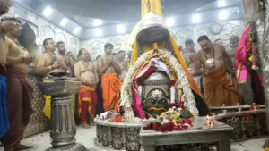 New Year के पहले दिन के महाकालेश्वर मंदिर में उमड़ी भक्तों की भीड़