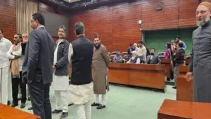 वक्फ संशोधन विधेयक पर विपक्ष का हंगामा, 10 सदस्य निलंबित