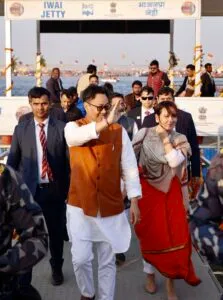 महाकुंभ पहुंचे केंद्रीय मंत्री किरेन रिजिजू, त्रिवेणी संगम में लगाई पवित्र डुबकी