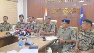 Chhattisgarh: सुकमा में सुरक्षा बलों को बड़ी सफलता, चार नक्सलियों ने सरेंडर किया