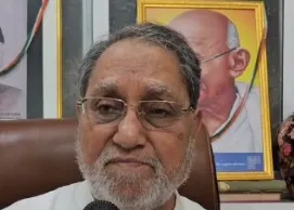 RSS के लोगों को ट्रेनिंग देकर पाकिस्तान में बम ब्लास्ट करवाना चाहिए: Husain Dalwai का विवादित बयान