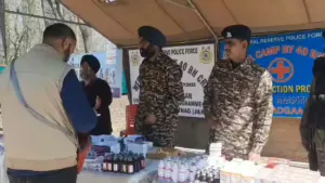 Jammu-Kashmir: Udhampur में CRPF 187 बटालियन ने लगाया Medical कैंप, मुफ्त दवाइयां बांटी