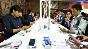 भारत में Made in India Smartphone शिपमेंट 6% बढ़ा, Apple-Samsung का योगदान