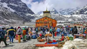 उत्तराखंड में चारधाम यात्रा जारी, 4 लाख से अधिक श्रद्धालु पहुंचे