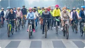 खेल मंत्री मांडविया ने लखनऊ में ‘फिट इंडिया संडे ऑन साइकिल’ का नेतृत्व किया