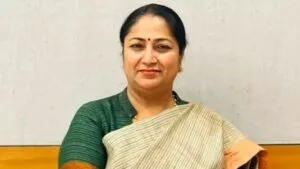 सीएम रेखा गुप्ता ने प्रदूषण से संबंधित कैग रिपोर्ट विधानसभा में की पेश