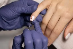 Karwa Chauth के लिए Nail Extension करवाना चाहते हैं तो इन बातों का जरुर रखें ध्यान