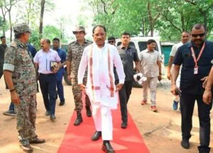 CM साय ने नक्सल प्रभावित क्षेत्रों का किया दौरा, विकास और शिक्षा पर दिया जोर
