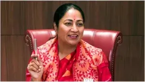 अहिल्याबाई होल्कर की 300वीं जयंती समारोह में पहुंची CM रेखा गुप्ता