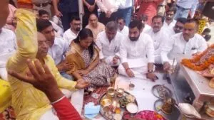 केदारनाथ धाम पहुंची दिल्ली की CM रेखा गुप्ता, परिवार संग की पूजा-अर्चना