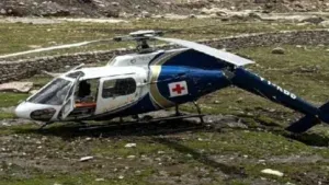 केदारनाथ धाम में Helicopter की इमरजेंसी लैंडिंग, पीछे का हिस्सा टूटा