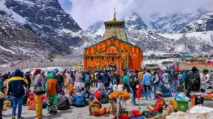 उत्तराखंड: केदारनाथ यात्रा में नदी पार करते समय फंसे 5 भक्त, SDRF ने बचाया