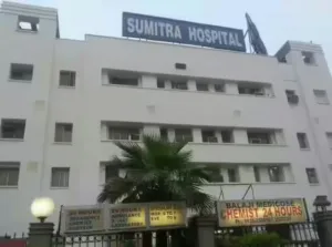 नोएडा के सुमित्रा हॉस्पिटल अस्पताल में भीषण आग, रिकॉर्ड रूम जलकर खाक