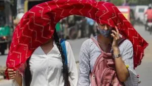 Delhi: भीषण गर्मी ने मचाया कोहराम, कैसे  43.9 डिग्री के तापमान में हुआ  54.4 का एहसास?