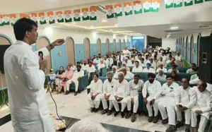 हरियाणा: कांग्रेस जिला अध्यक्षों के चयन को लेकर पर्यवेक्षक ने पार्टी नेताओं से की बात