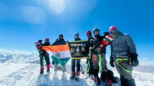गलवान के वीरों को नमन, बर्फीली चोटियों पर सेना का साहसिक पर्वतारोहण अभियान