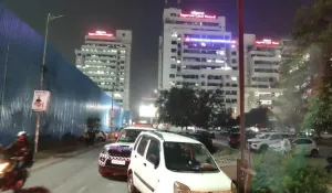 दिल्ली: नेताजी सुभाष प्लेस में 8वीं मंजिल से गिरकर AC मैकेनिक की मौत