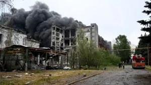 Russia and Ukraine के बीच तेज हुई जंग, यूक्रेन ने रूस के एयरबेस को बनाया निशाना