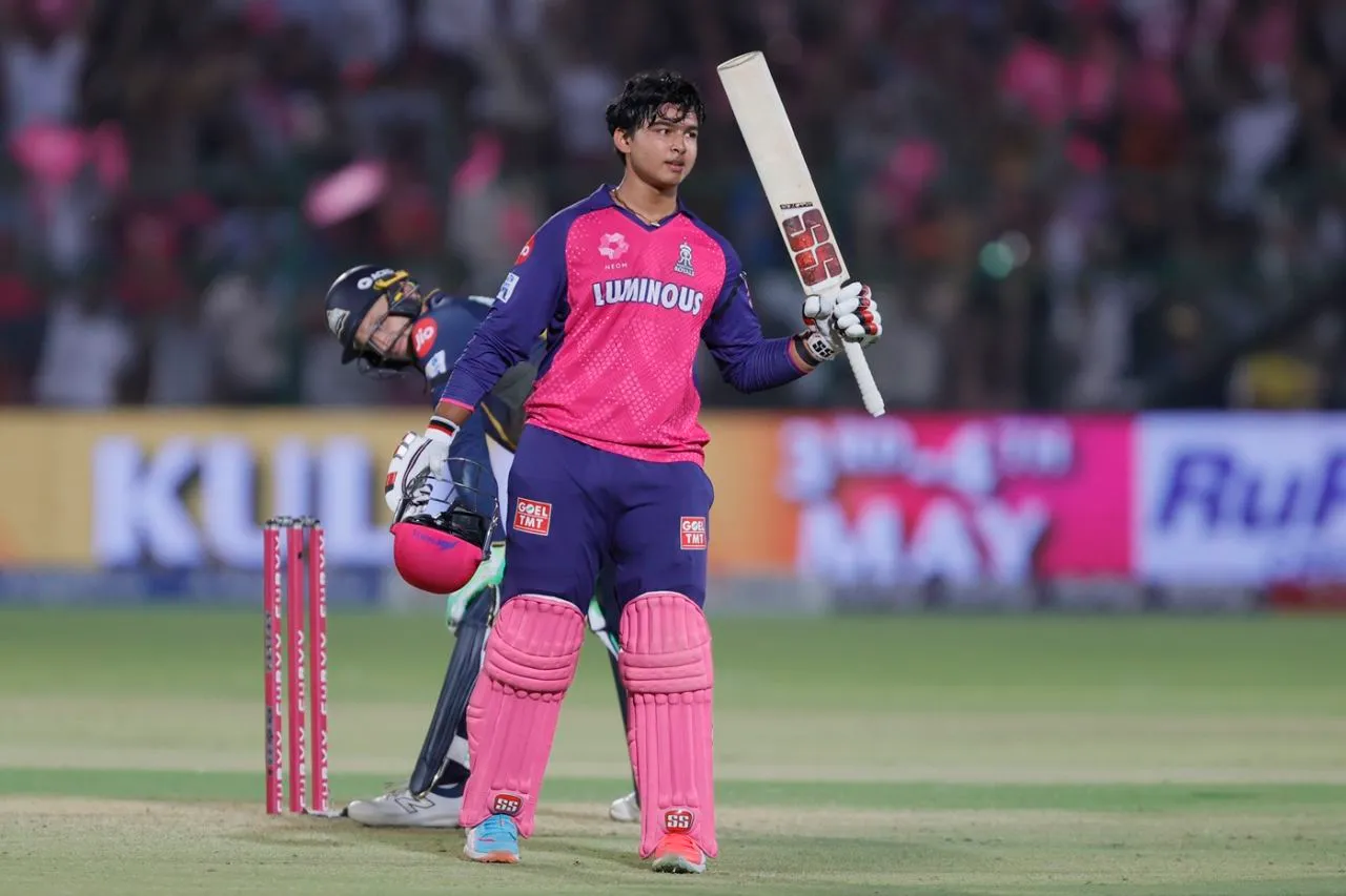 6 Hours Drive कर Vaibhav Suryavanshi से मिलने आई Fan Girls