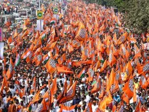 मुंबई में MNS कार्यकर्ताओं का प्रदर्शन, कई पदाधिकारियों को हिरासत में लिया