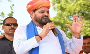 बृजभूषण शरण सिंह ने जमकर की अखिलेश यादव की तारीफ, बोले- वो धर्म विरोधी नहीं…