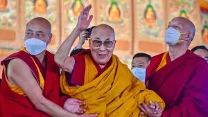 ‘सोने के कलश से लॉटरी…’, Dalai Lama के उत्तराधिकारी पर चीन ने दी नसीहत, तो भड़क उठा तिब्बत
