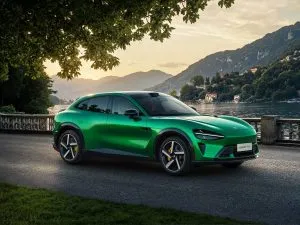 Xiaomi ने लॉन्च की SUV YU7 कार, कुछ घंटों में 2.89 लाख से अधिक बुकिंग