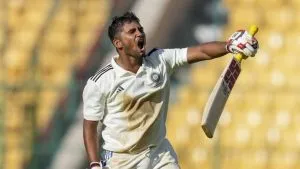 England के खिलाफ Musheer Khan का बल्ला रुकने का नाम नहीं ले रहा, लगातार जड़ा तीसरा शतक