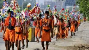 गाजियाबाद में कांवड़ यात्रा पर सख्ती, मीट-मछली की दुकानें बंद, नेमप्लेट अनिवार्य