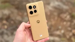 iQOO Z10R: Motorola Edge 50 Neo