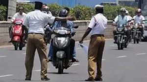 Karnataka: नाबालिग को बाइक देने पर वाहन मालिक को जेल, 30 हजार का जुर्माना