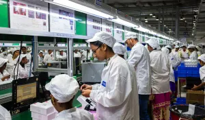 चीन में विदेशी मोबाइल फोन की बिक्री में 9.7% गिरावट, Apple पर भी दबाव