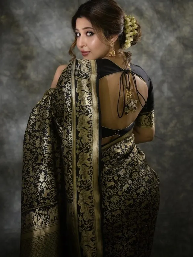 Sawan में पहनें Banarasi Saree, इन एक्ट्रेसेस के लुक से लें आइडिया