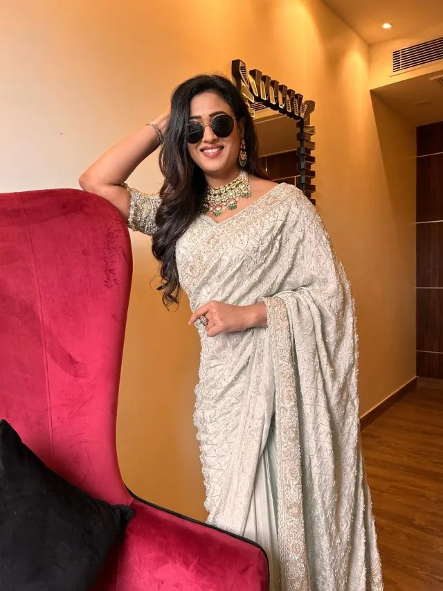 Shweta Tiwari का न्यू साड़ी लुक है कमाल, पार्टी के लिए रहेगा परफेक्ट