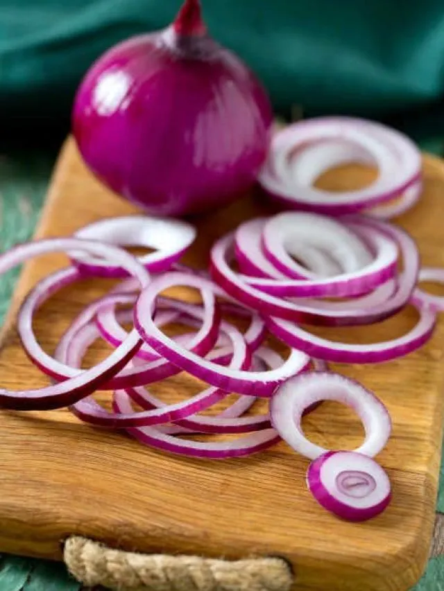 Eating onion with food