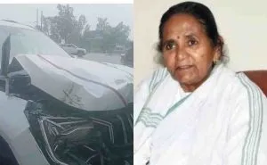 यूपी की शिक्षा मंत्री गुलाबो देवी घायल, आपस में टकराई काफिले की गाड़ियां