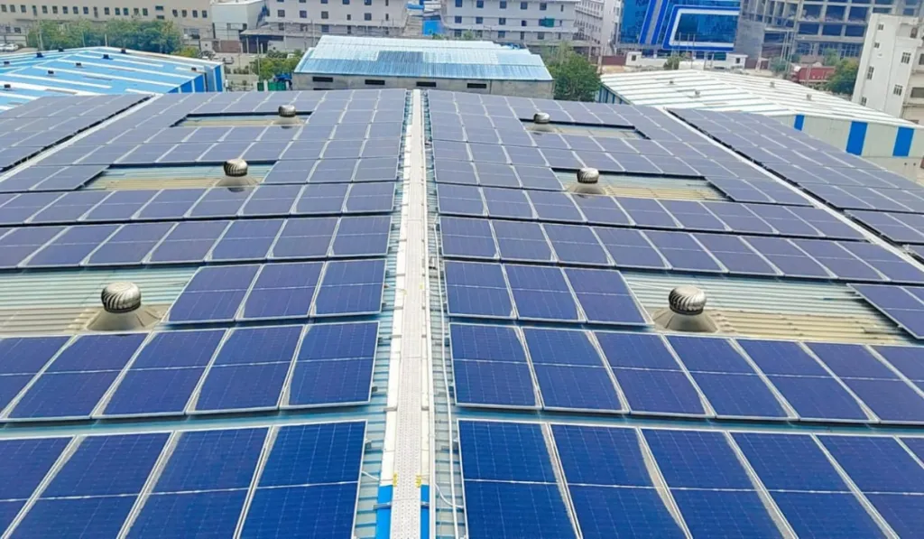 300 KW सोलर पावर से डेको ग्रुप बना ग्रीन मैन्युफैक्चरिंग का मॉडल