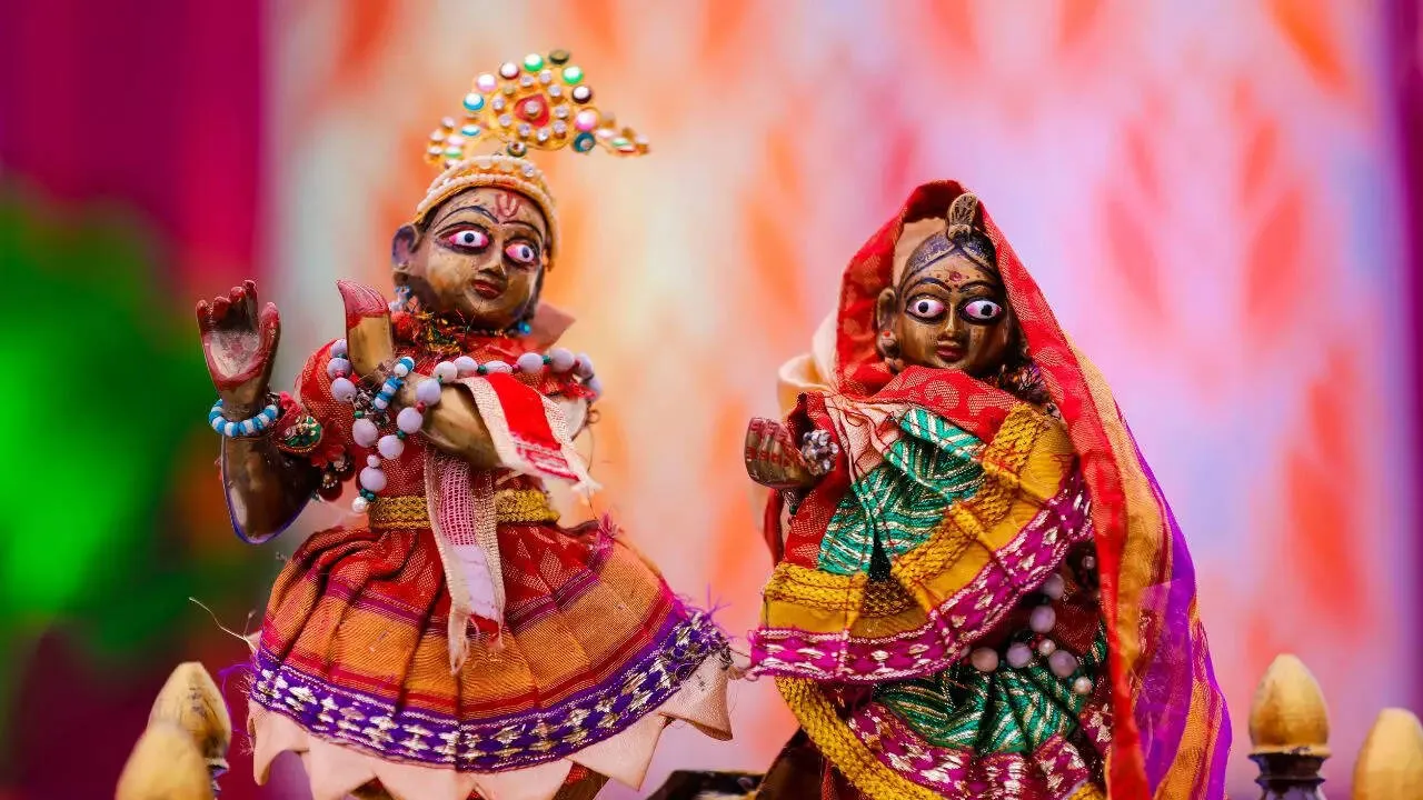 Radha Krishna Bhajan Lyrics In Hindi