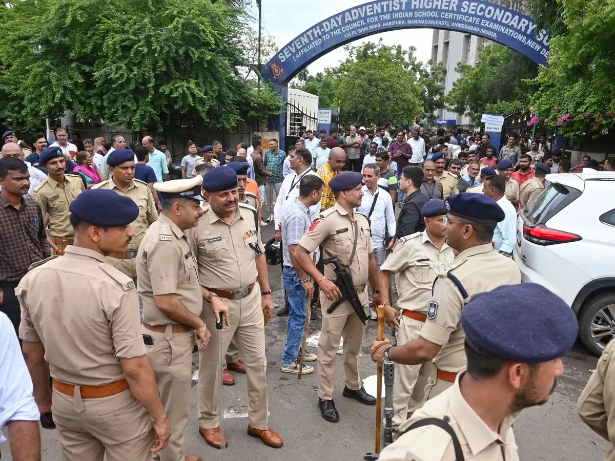 Ahmedabad Student Stabbed News