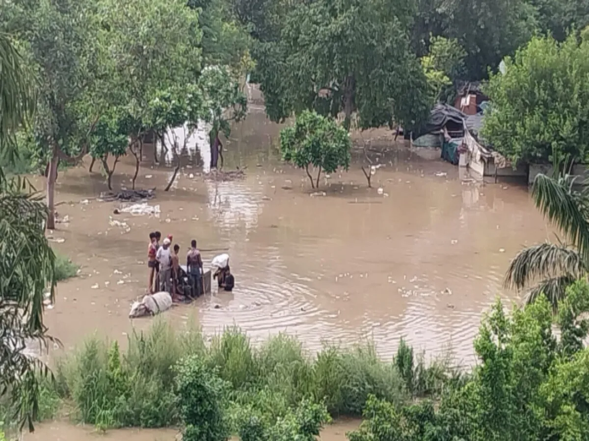 Delhi Yamuna Bazar Flooded 2