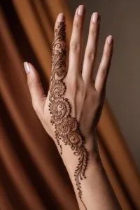 Detailed Lace Arabic Mehndi Design