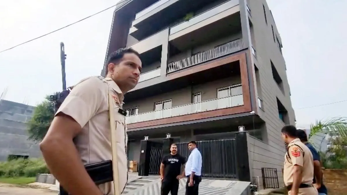 Elvish Yadav House Firing