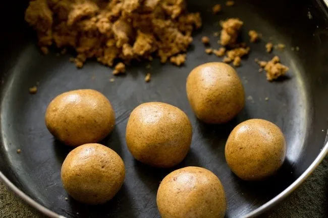 Sattu Laddoos
